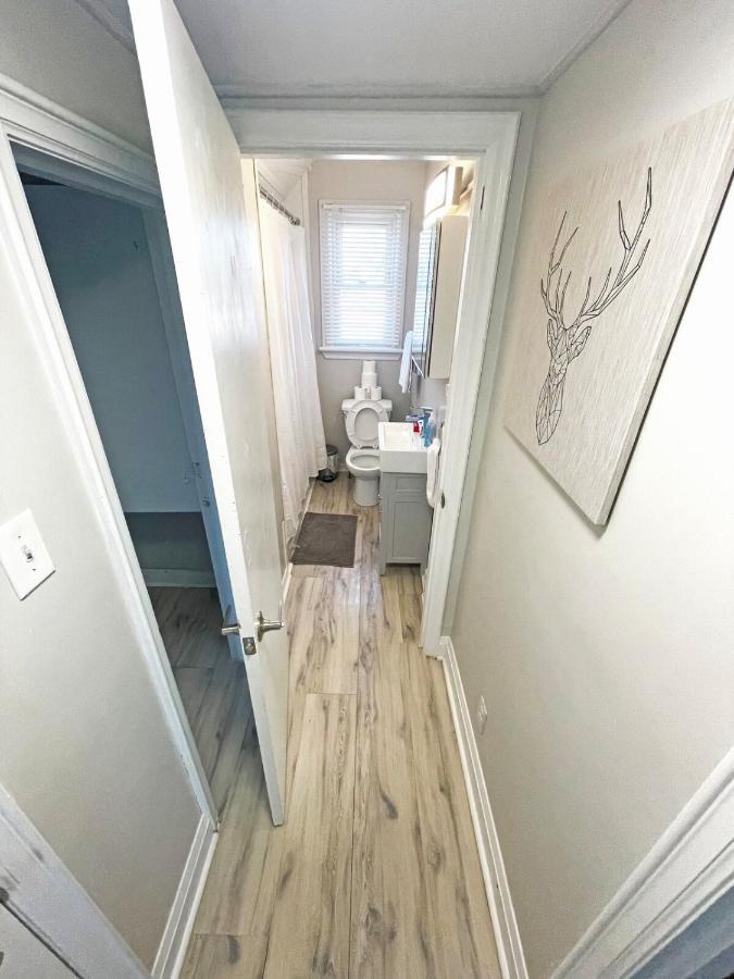Hamilton Chic Retreat - Comfy Beds - Garden - Pool 아파트 외부 사진