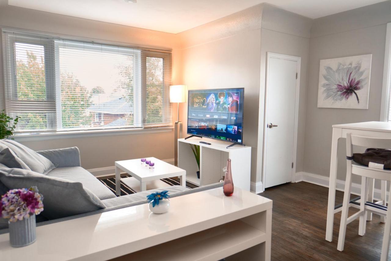 Hamilton Chic Retreat - Comfy Beds - Garden - Pool 아파트 외부 사진