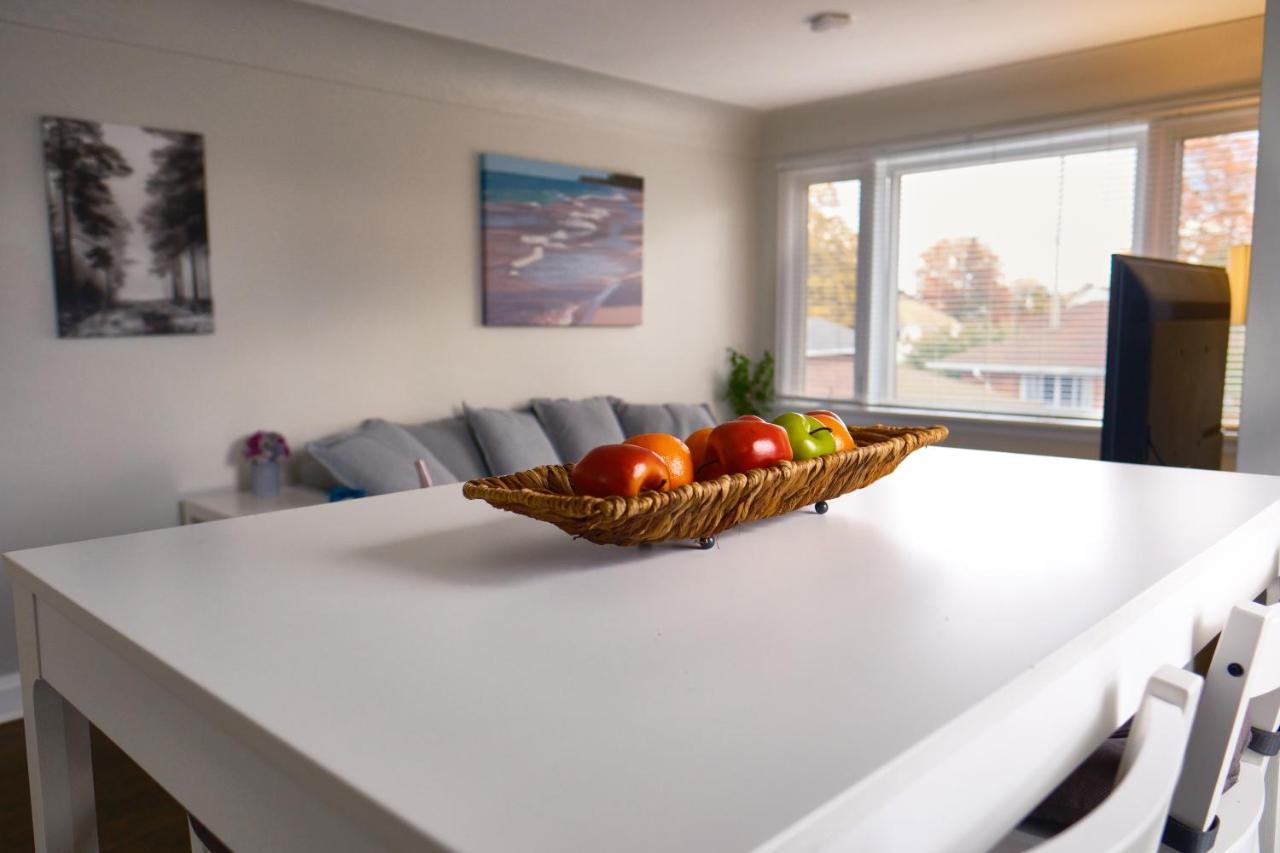 Hamilton Chic Retreat - Comfy Beds - Garden - Pool 아파트 외부 사진