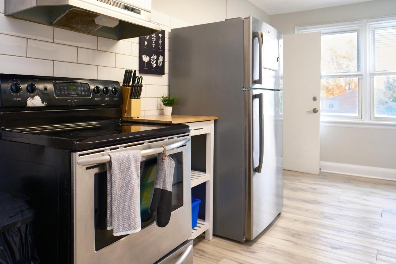 Hamilton Chic Retreat - Comfy Beds - Garden - Pool 아파트 외부 사진