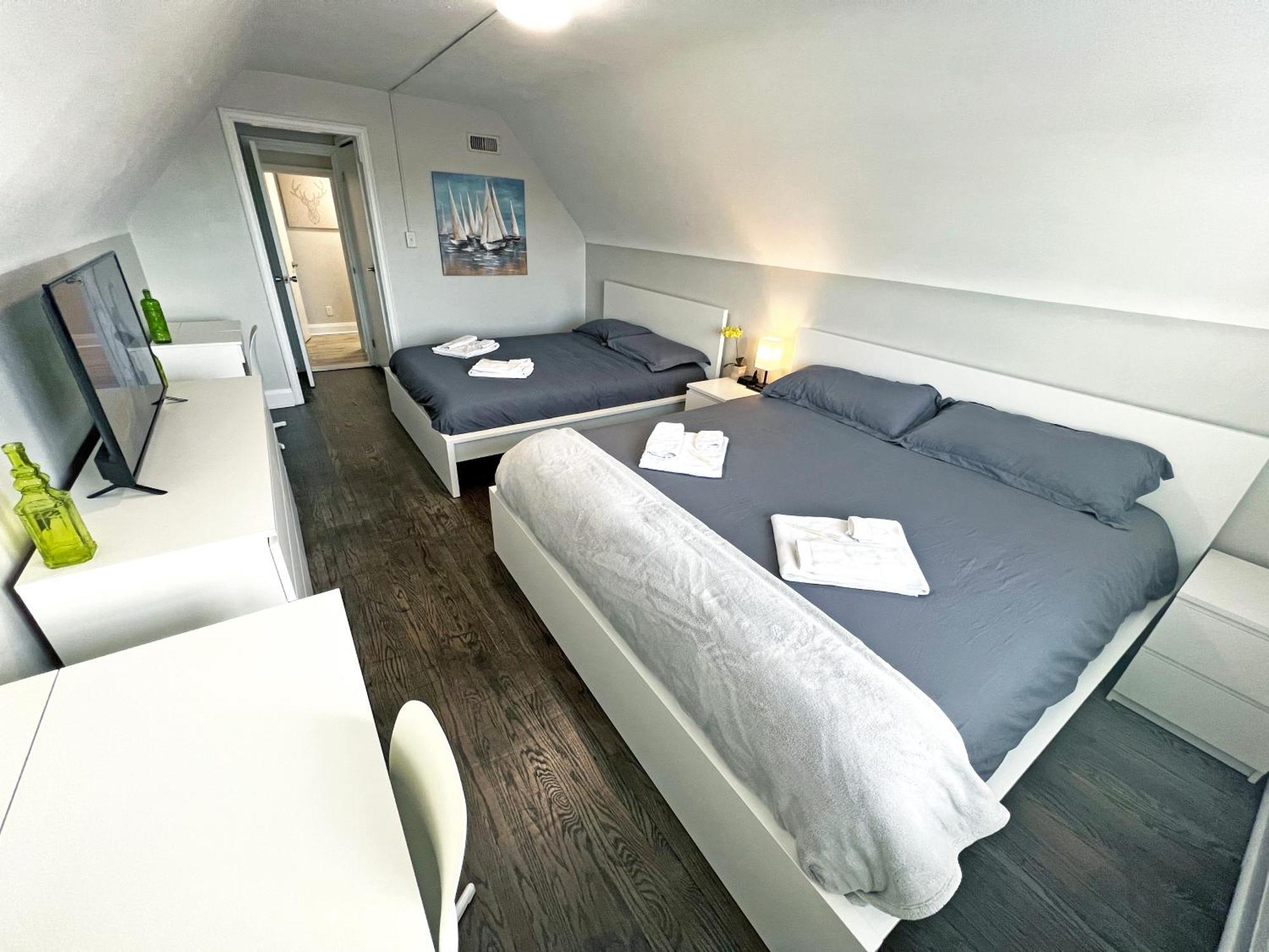 Hamilton Chic Retreat - Comfy Beds - Garden - Pool 아파트 외부 사진